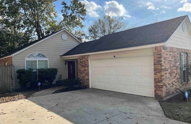 Location! Minutes from L’Auberge/LSU/DOWNTOWN