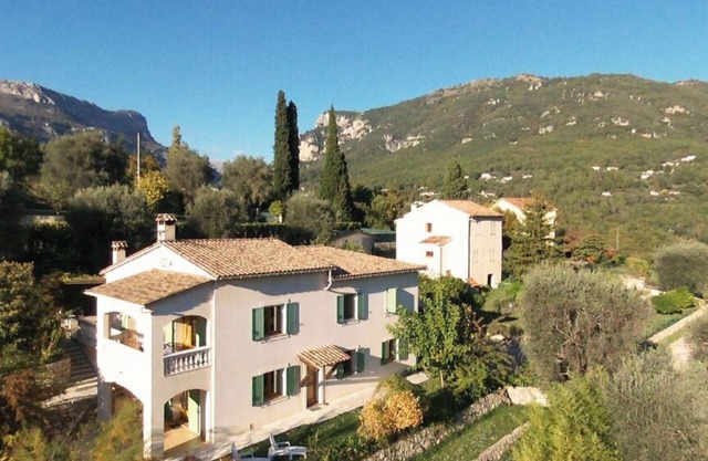 Locations-06 LA PASCALINE 30mn NICE CANNES ANTIBES.300m riviere. DOGS OK.
