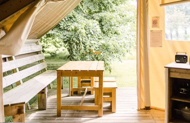 Lodge 21m2 (ohne private Sanitäranlagen) 4 bis 5 Personen - 4 Pers. im Tarif enthalten