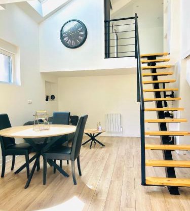 Loft de charme avec parking, jardin et terrasse