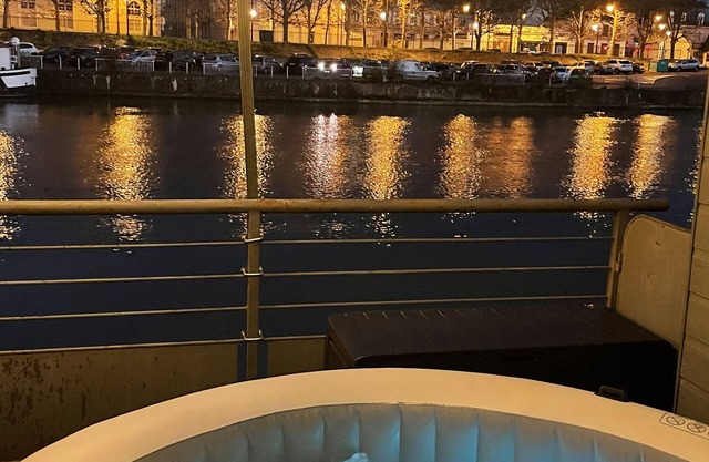Loft on the water in the center of Compiegne