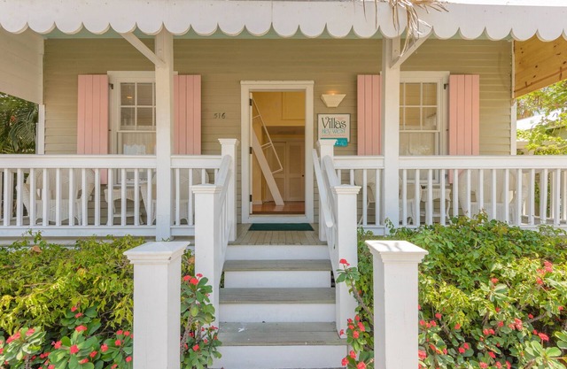 Loft Villa Steps from Duval!