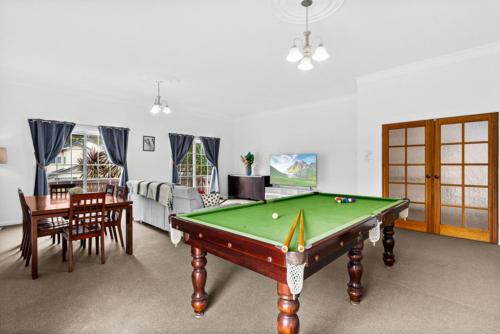 Loftus Spacious Getaway