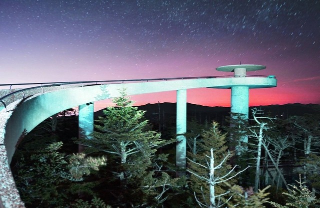 Log Cabin, Douglas Lake, Fishing,Private Hot Tub, Free WIFI, Pet Friendly !