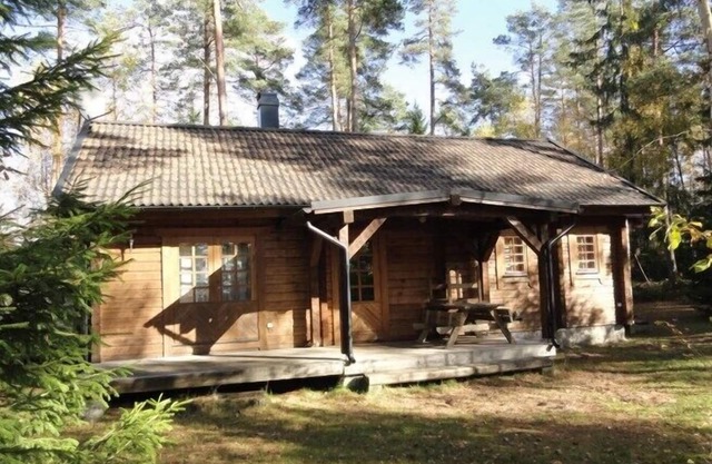 Log cabin for 4 + 2 people, 80m2 in the middle of the forest between 2 lakes