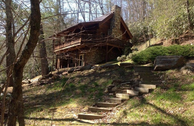 Log Cabin -*River Front *Kayaks and Tubes* Super Clean*