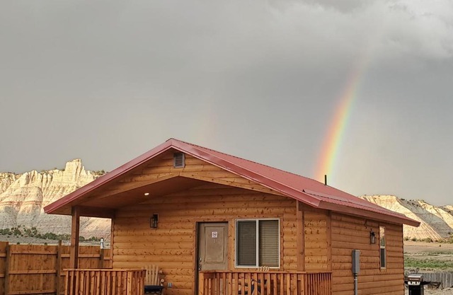 Log Cottages at Bryce Canyon #3