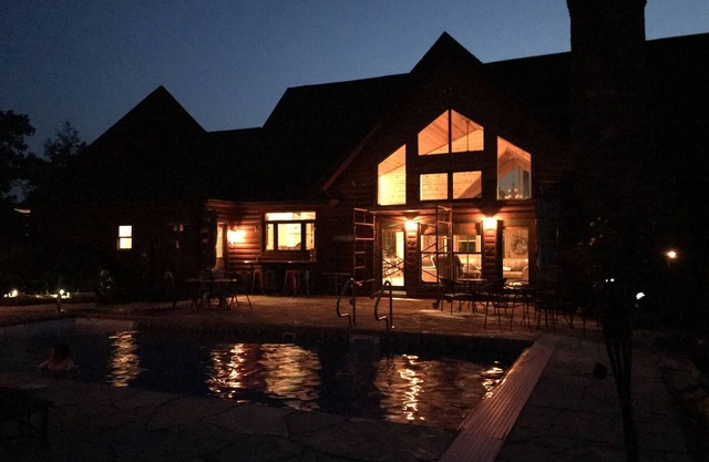 Log Lodge - Secluded - Private Pool - Game Room - WiFi - 1 Hr South of St.Louis