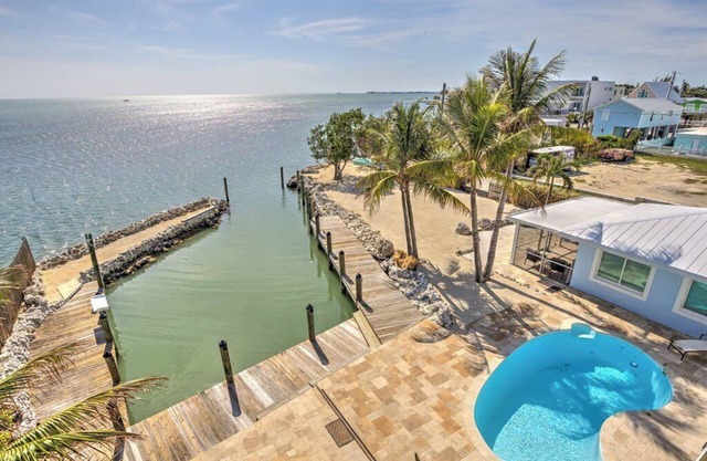 Loggerhead Lodge updated 4bed/4bath main house wit