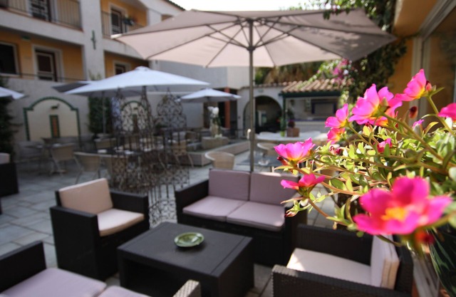 Logis Hotel Restaurant Les II Mas