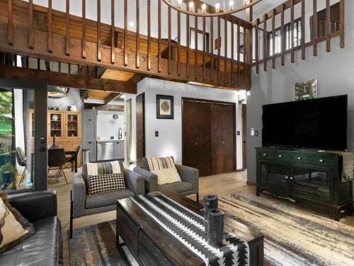 Lolowood Chalet - Modern cozy nature retreat dog friendly