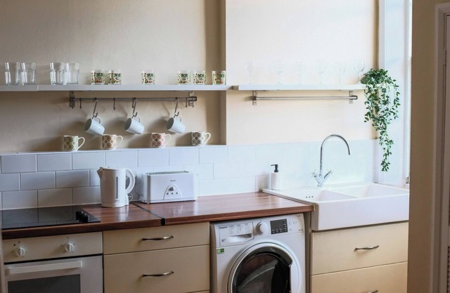 London 3Bed Flat Good Location Bright Spacious
