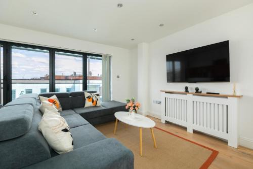 London City Angel 2BR Light-Filled TF 2 Balcony