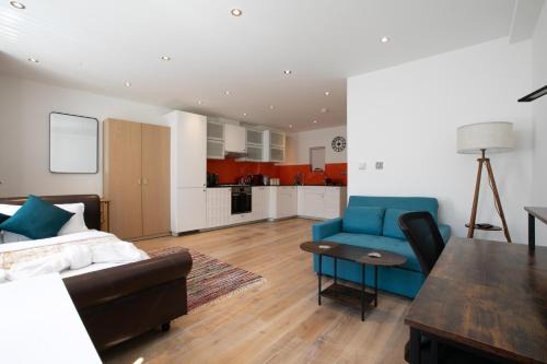 London City Angel Metro Cute Studio for a Couple
