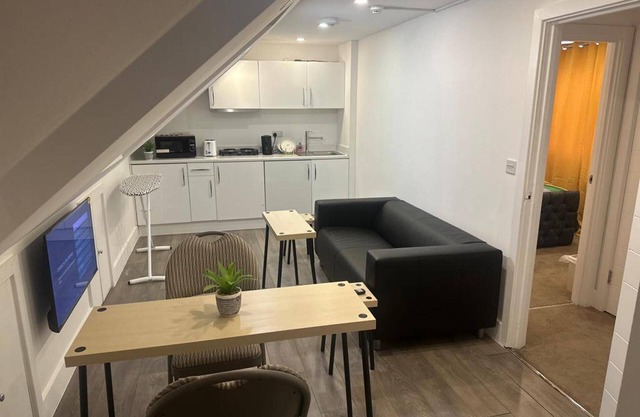 London Glamour Apartment Two