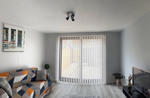 *Londonn*Contractorsn*Long Staysn*Tourists/Visitorsn*Remodeledn*Homely