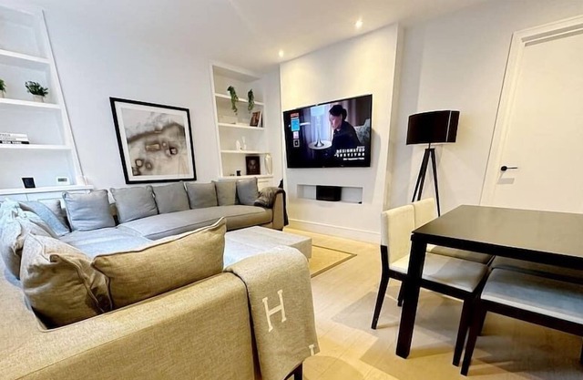 Londwell, Luxe and Leaves, Chelsea Flat with Private Garden