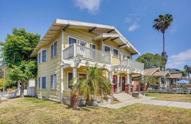 Long Beach Vacation Rental Near Downtown & Beaches