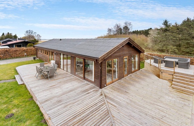 Look forward to this light-flooded and beautiful vacation home with a spacious wooden terrace.