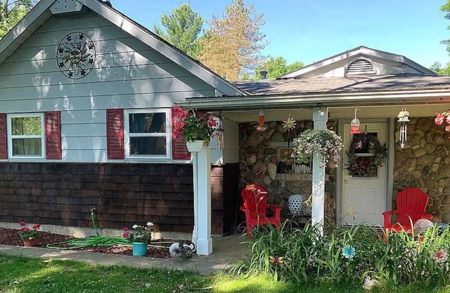 Looking for cozy and convenient? Check out Odin's Place!