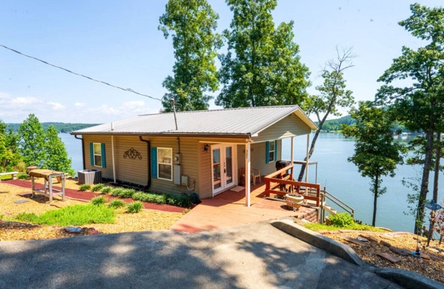 Lookout Nook Waterfront on Weiss Lake