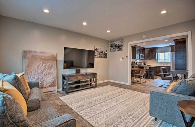 Los Angeles Area Rental Near Metro Stop & LAX!