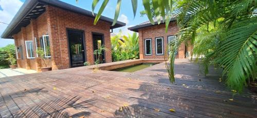 Lot2990 Seremban 3 Homestay by SkyLimit Suites