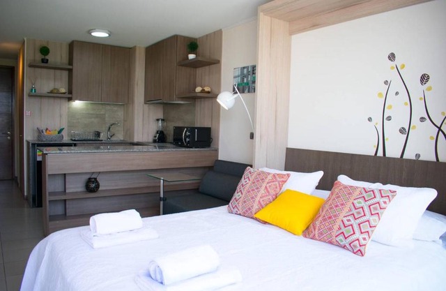 Lotus Blanc Studio- w/Mountain View, Pool and Gym