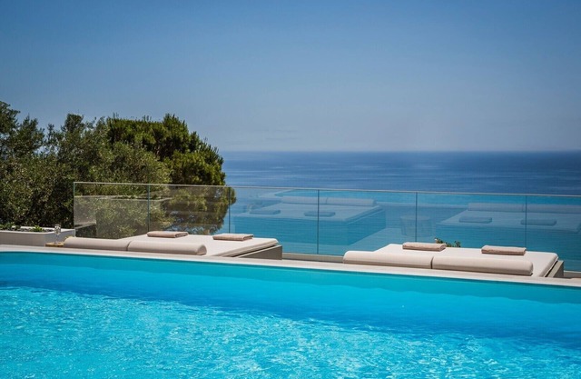 Lourdas White Villa