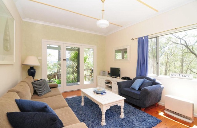 Love Shack 1 bedroom cosy cottage