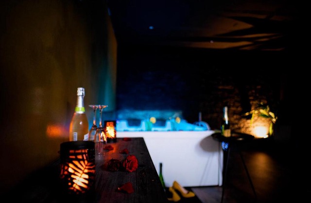 LOVE Suites & SPA "Le Loft" avec Jacuzzi privatif