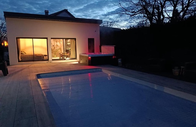 lovebirds spa