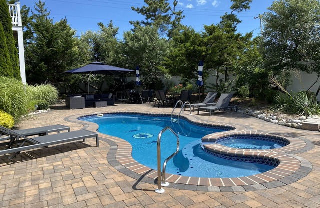 Loveladies- Private Lane 4BR/Pool-Steps to Ocean/Ocean & Bay Views