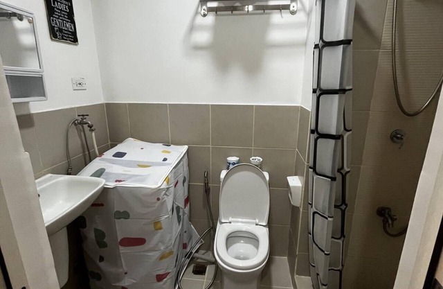 Lovely 1BR Condo SM Southmall 100mbps Netflix Disney+