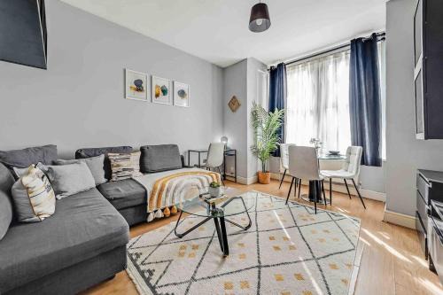 Lovely 2-bed rental close to Excel and O2 arena