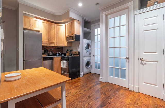 Lovely 2 bedroom Central Manhattan