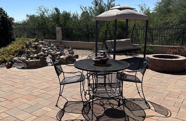 Lovely 2 bedroom home backing up to natural desert. Lots of amenities.