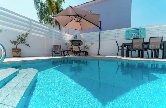 Lovely 2 Bedroom Villa in Ayia Triada: 150 metres from beach