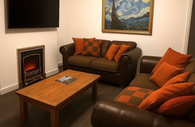 Lovely 3-Bed Home - 2 Baths - Garden - Parking - Ultrafast WiFi