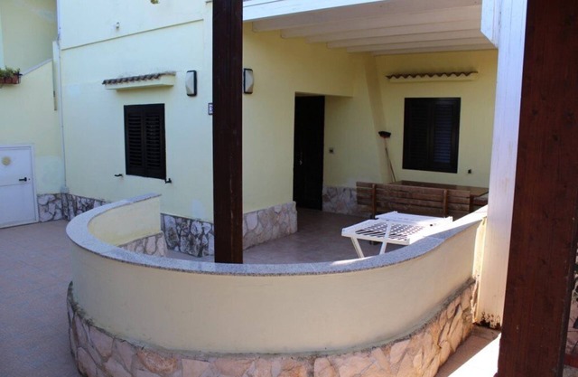 Lovely 3-bedroom, 3-bathroom ground floor apartment - Sfinale