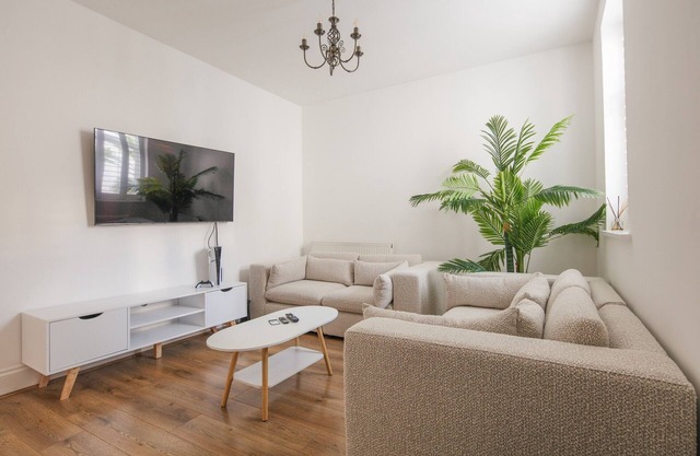 Lovely 3-bedroom apartment with roof garden in Woolwich London