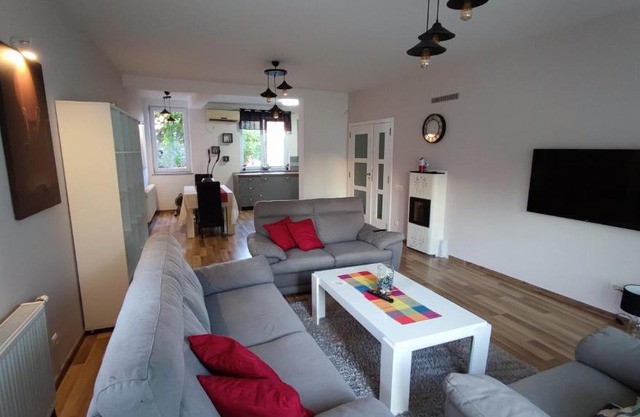 Lovely 3-bedroom rental unit with indoor fireplace