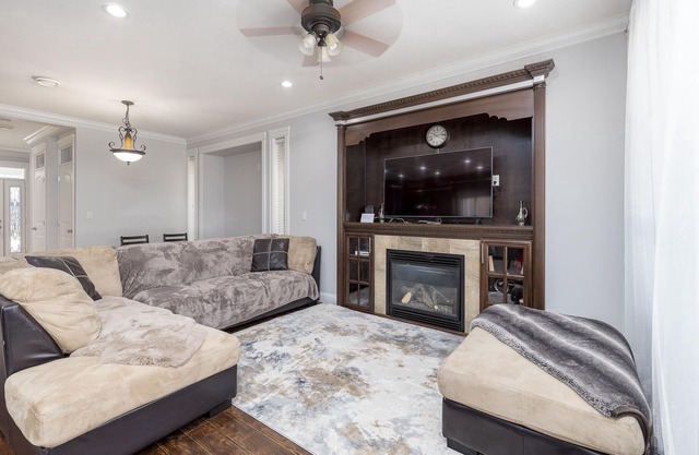 Lovely 5BR House/AC/Up to 11 guests/Langley