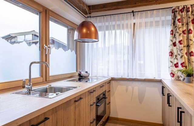 Lovely apartment for 4 people with hot tub, WIFI, TV, balcony and parking