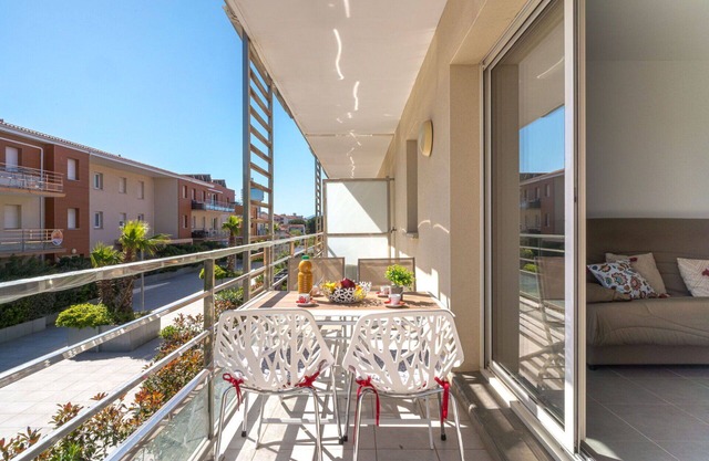 Lovely apartment for 4 people with pool, WIFI, TV, terrace and parking
