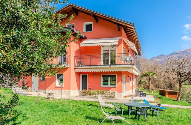 Lovely apartment for 6 people with WIFI, TV and patio