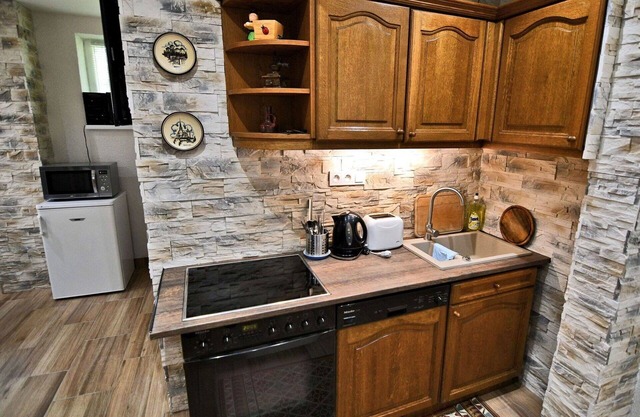 Lovely apartment for 2 people with WIFI, TV and parking