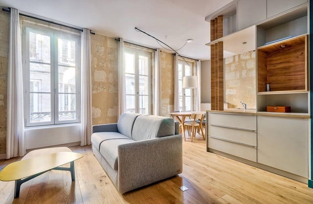 Lovely apartment central Bordeaux