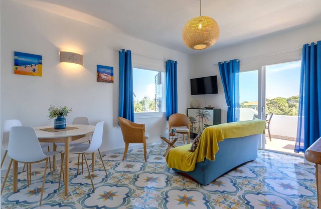 Lovely apartment for 5 guests with A/C, TV and patio