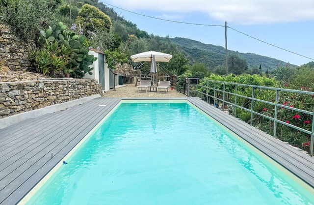 Lovely apartment for 5 people with pool, WIFI, TV, patio and pets allowed